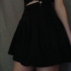 Black pleated skirt